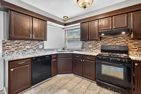 1560 Colorado Avenue Aurora IL 60506