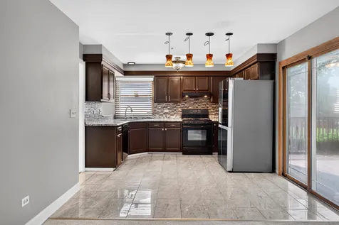 1560 Colorado Avenue Aurora IL 60506