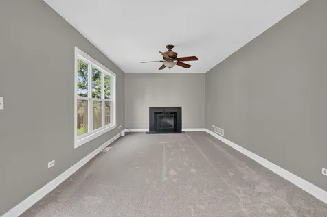 1560 Colorado Avenue Aurora IL 60506