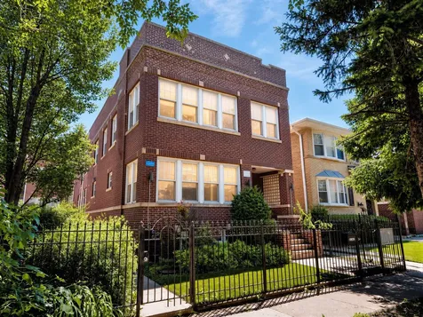 4821 West Cornelia Avenue Chicago IL 60641