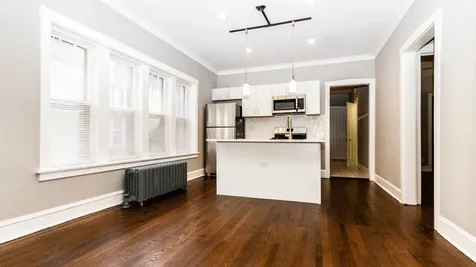 4821 West Cornelia Avenue Chicago IL 60641