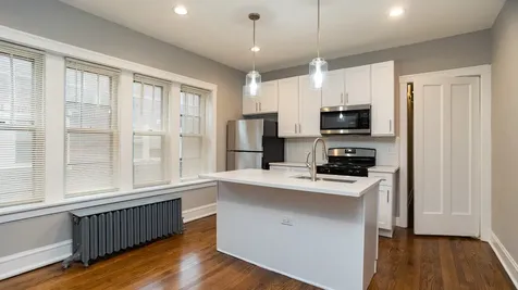 4821 West Cornelia Avenue Chicago IL 60641