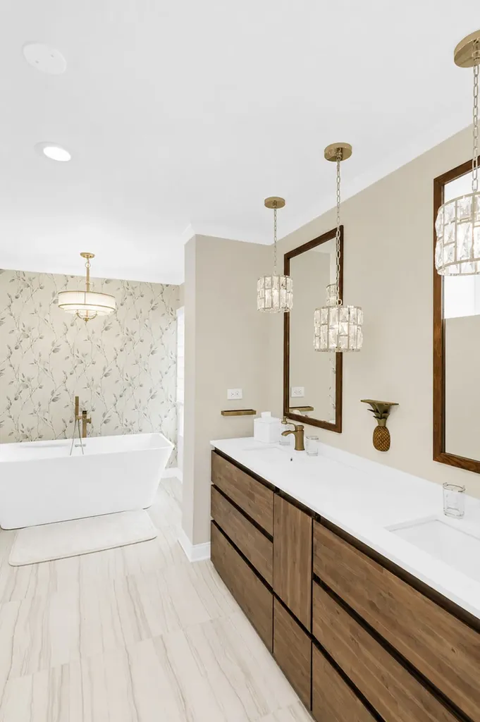 15 Manchester Lane Elmhurst IL 60126