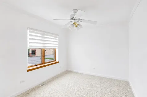 15 Manchester Lane Elmhurst IL 60126