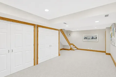 15 Manchester Lane Elmhurst IL 60126
