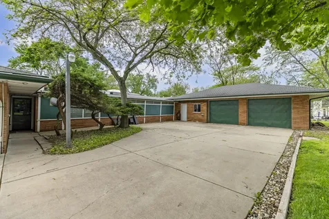 20560 Bensley Avenue Lynwood IL 60411