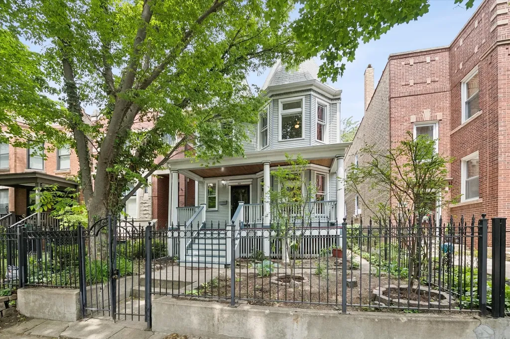 1454 West Cuyler Avenue Chicago IL 60613