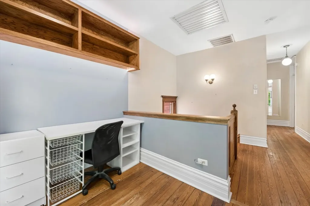 1454 West Cuyler Avenue Chicago IL 60613