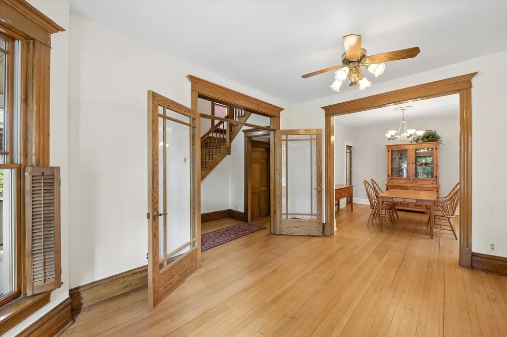 1454 West Cuyler Avenue Chicago IL 60613