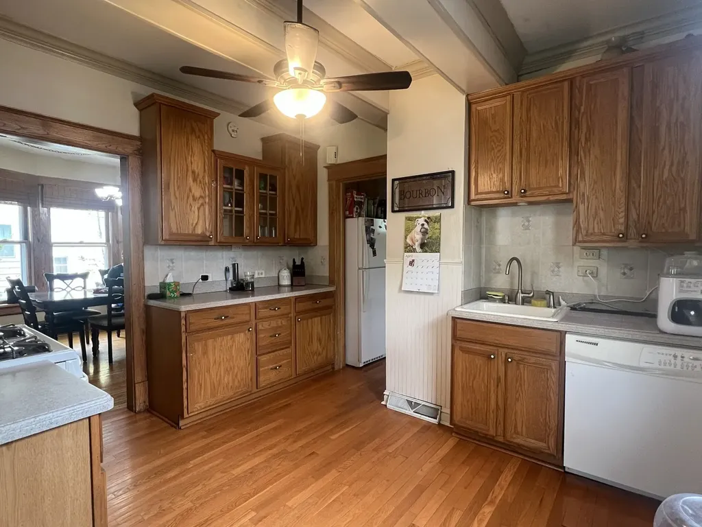 519 Palace Street Aurora IL 60506