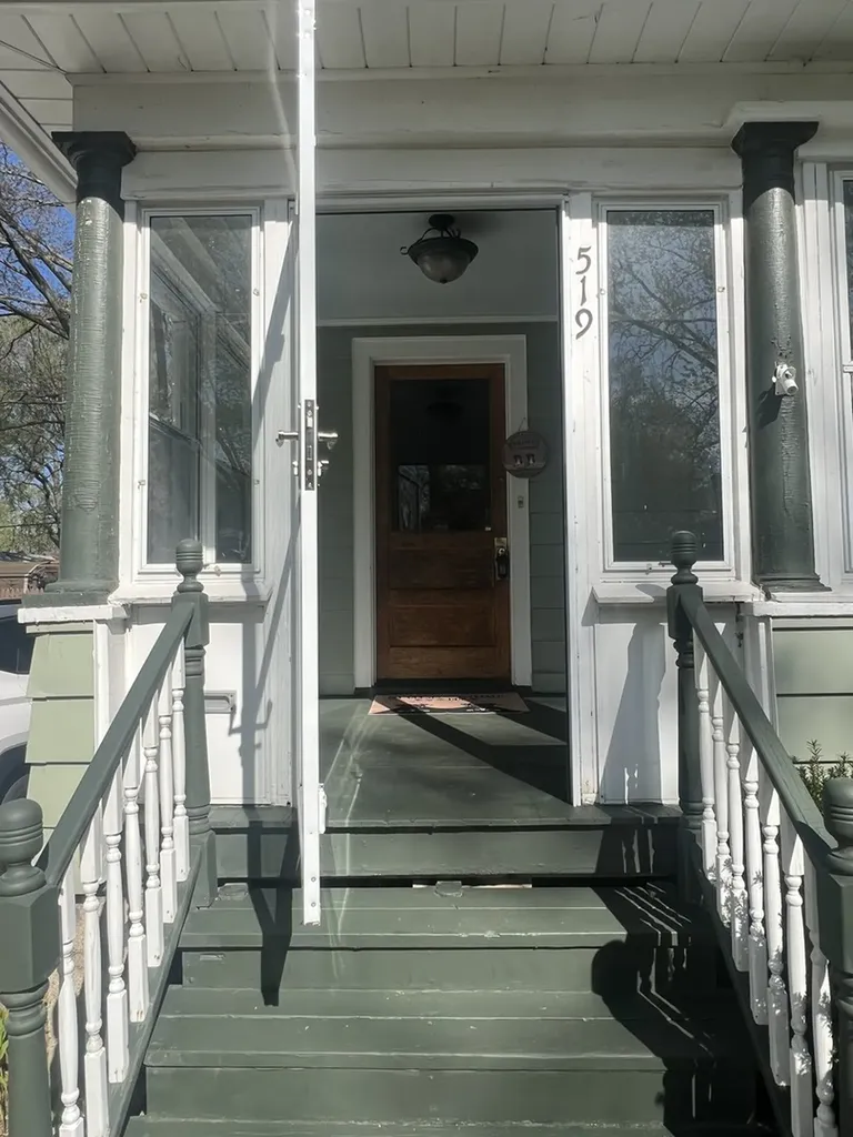 519 Palace Street Aurora IL 60506