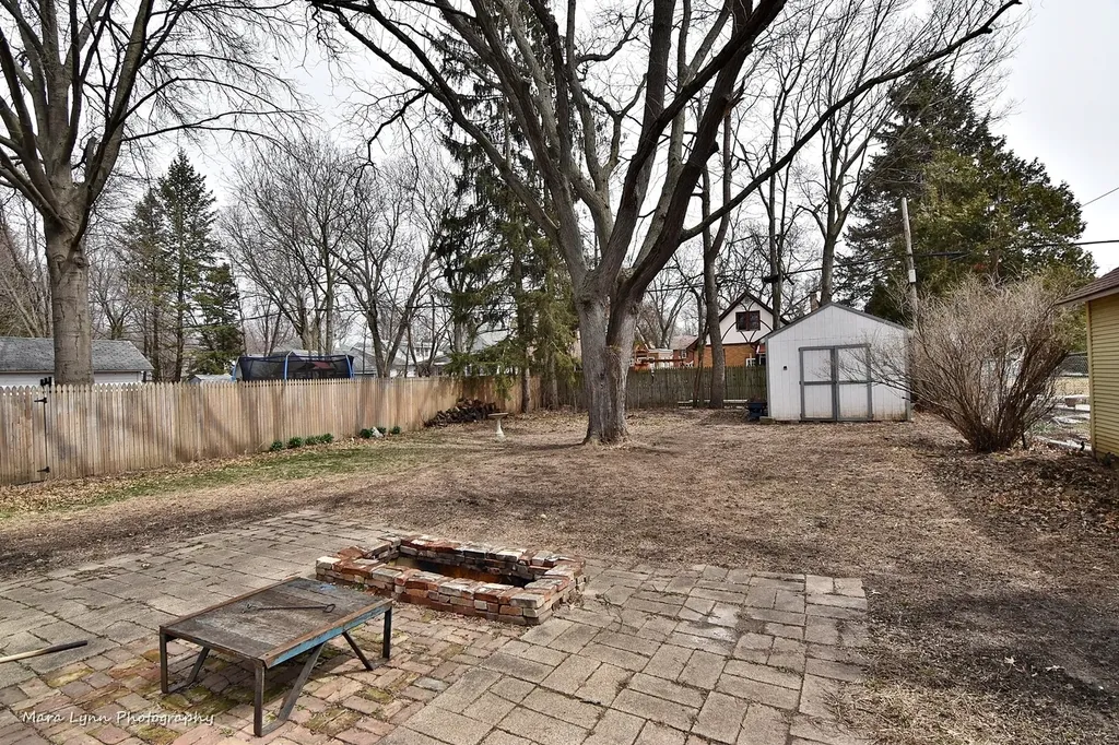 519 Palace Street Aurora IL 60506