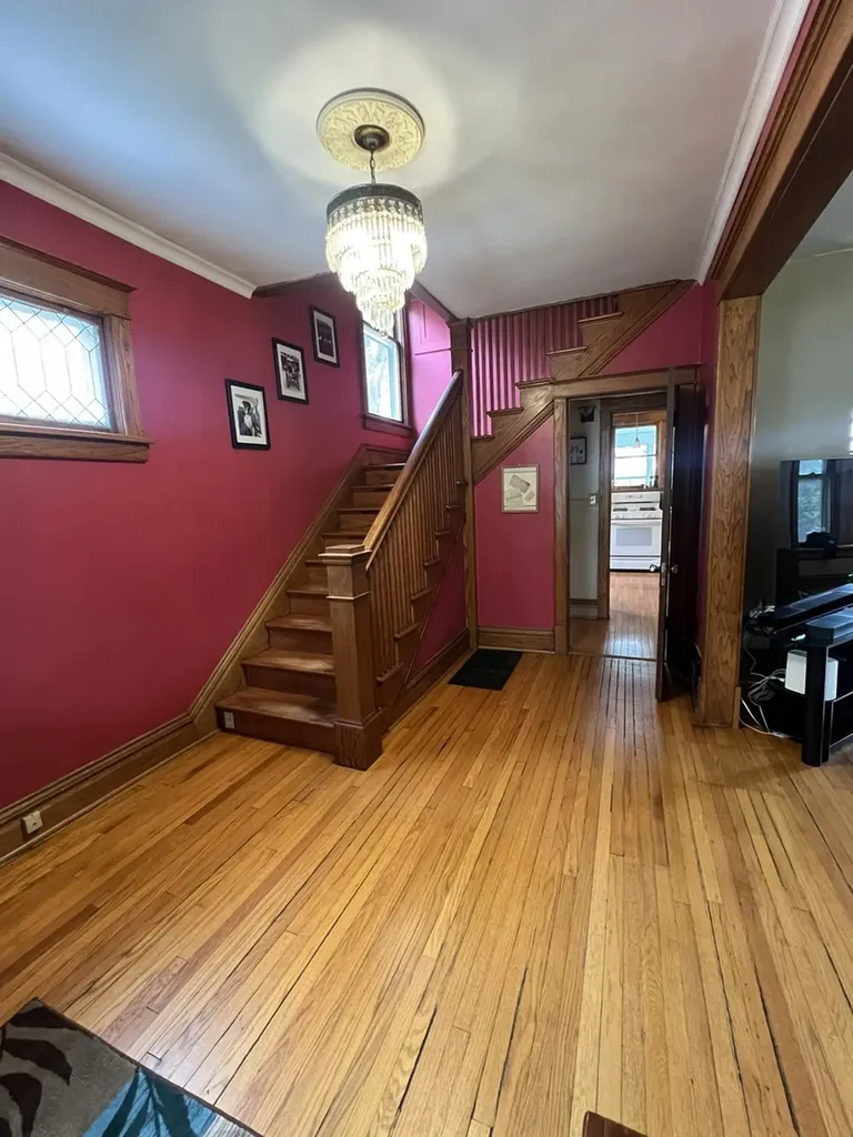 519 Palace Street Aurora IL 60506