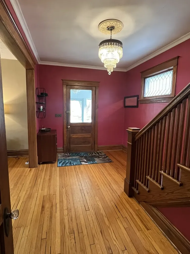 519 Palace Street Aurora IL 60506