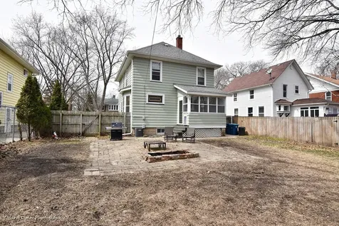 519 Palace Street Aurora IL 60506