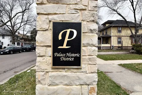 519 Palace Street Aurora IL 60506