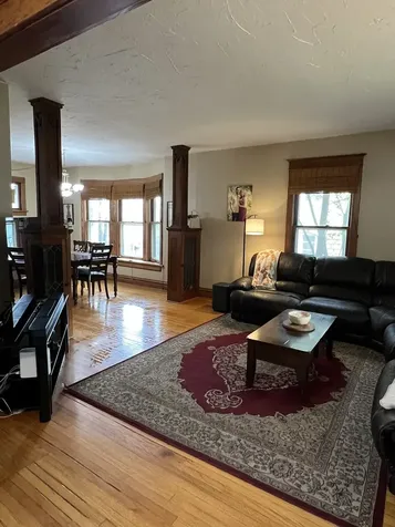 519 Palace Street Aurora IL 60506