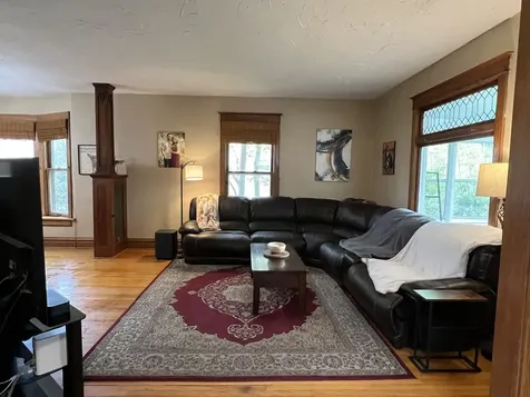 519 Palace Street Aurora IL 60506