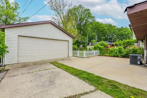 4029 West 90th Place Hometown IL 60456