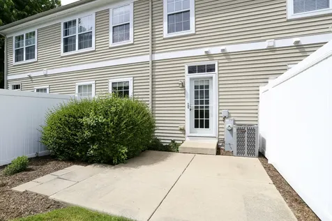 2725 Kendall Crossing Johnsburg IL 60050