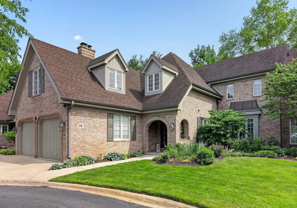 14 Tartan Ridge Road Burr Ridge IL 60527