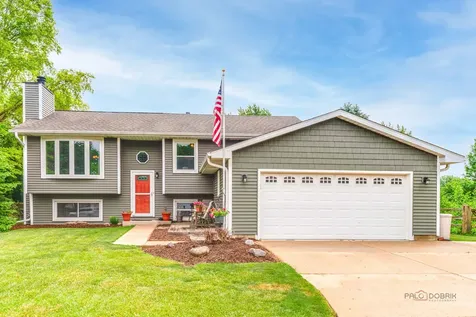 829 Colony Court Lindenhurst IL 60046