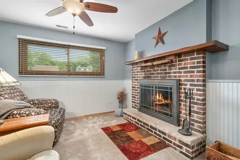829 Colony Court Lindenhurst IL 60046