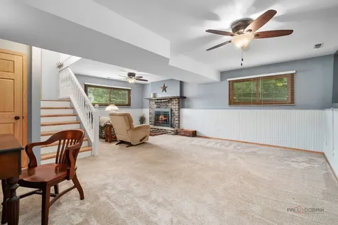 829 Colony Court Lindenhurst IL 60046