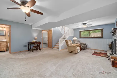 829 Colony Court Lindenhurst IL 60046