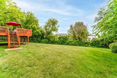 829 Colony Court Lindenhurst IL 60046