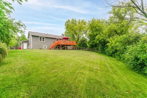 829 Colony Court Lindenhurst IL 60046