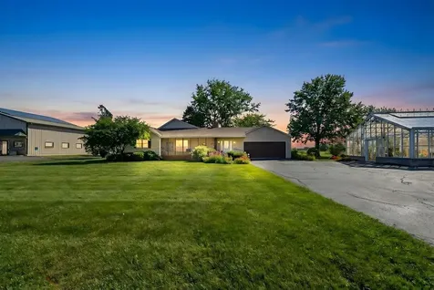 1126 East State Street Sycamore IL 60178
