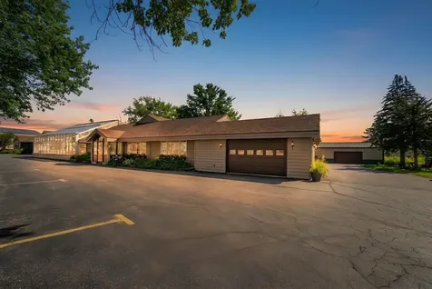1126 East State Street Sycamore IL 60178
