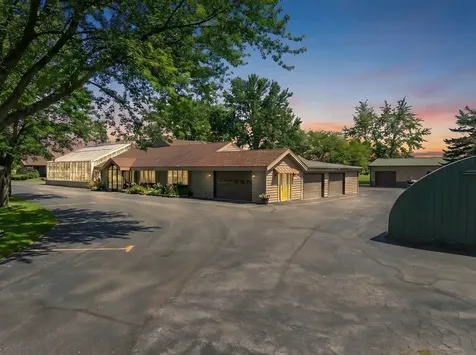 1126 East State Street Sycamore IL 60178