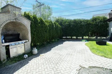 7016 North East Prairie Road Lincolnwood IL 60712