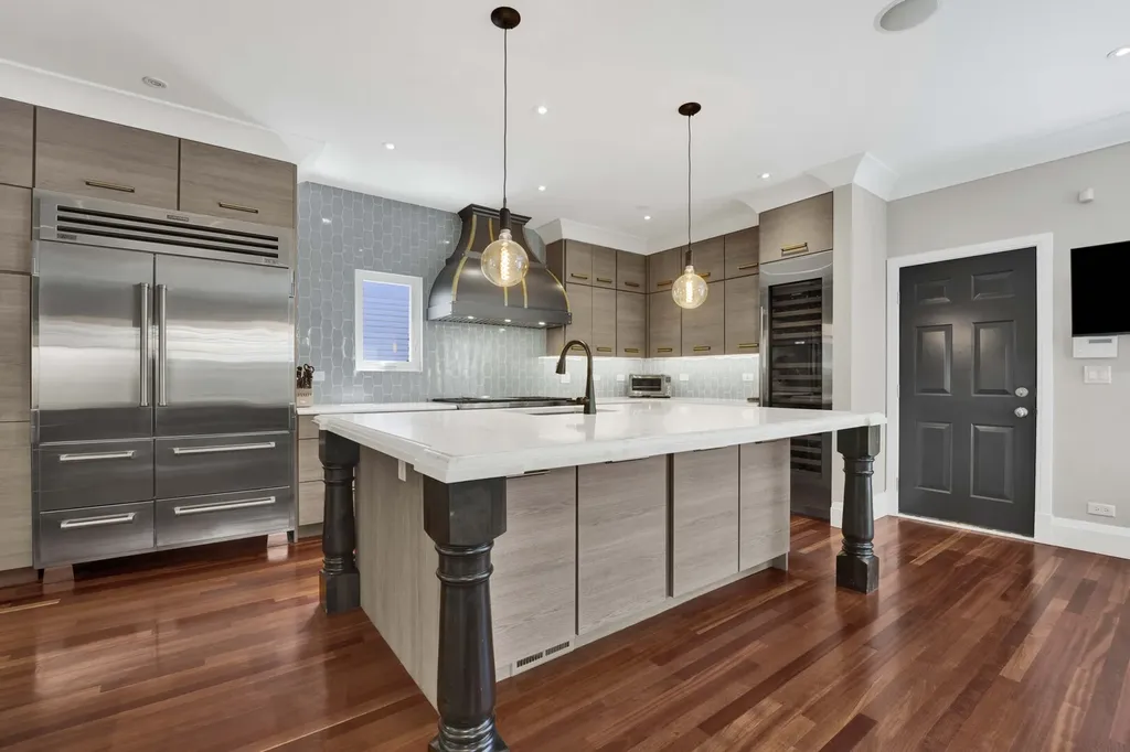 1621 West Rosehill Drive Chicago IL 60660