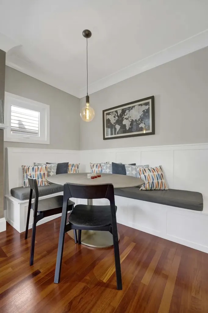 1621 West Rosehill Drive Chicago IL 60660
