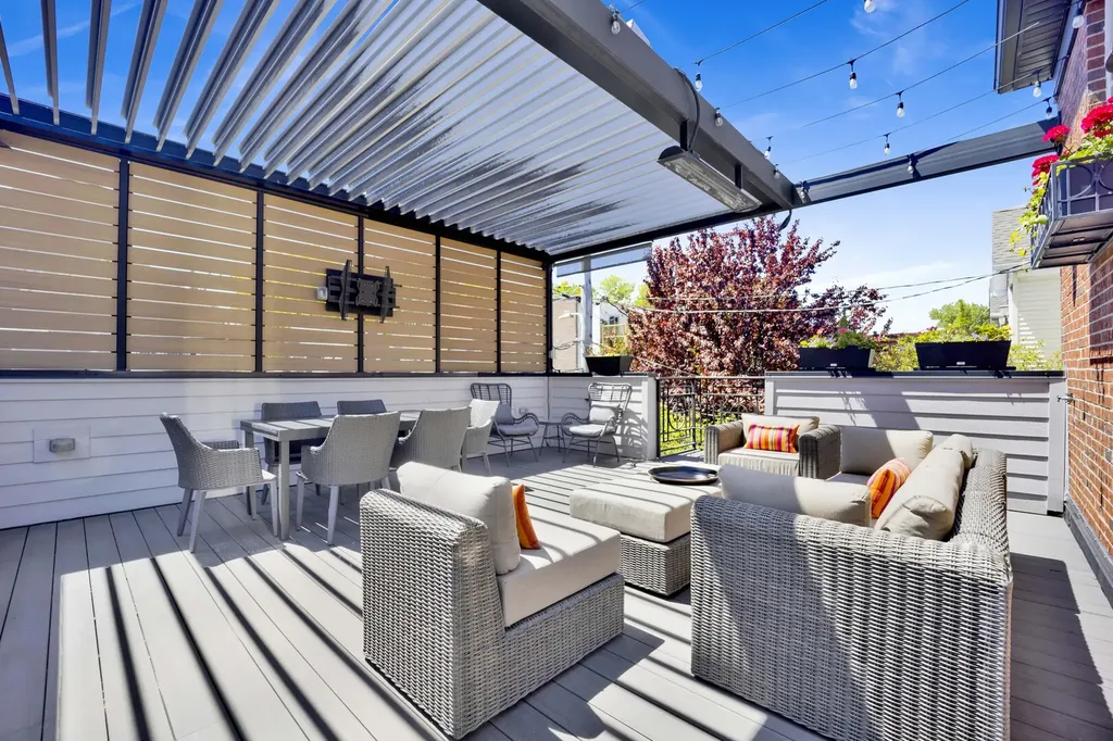 1621 West Rosehill Drive Chicago IL 60660
