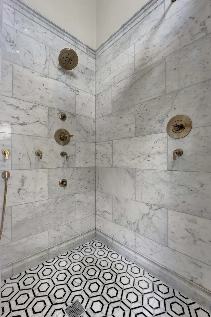 1621 West Rosehill Drive Chicago IL 60660