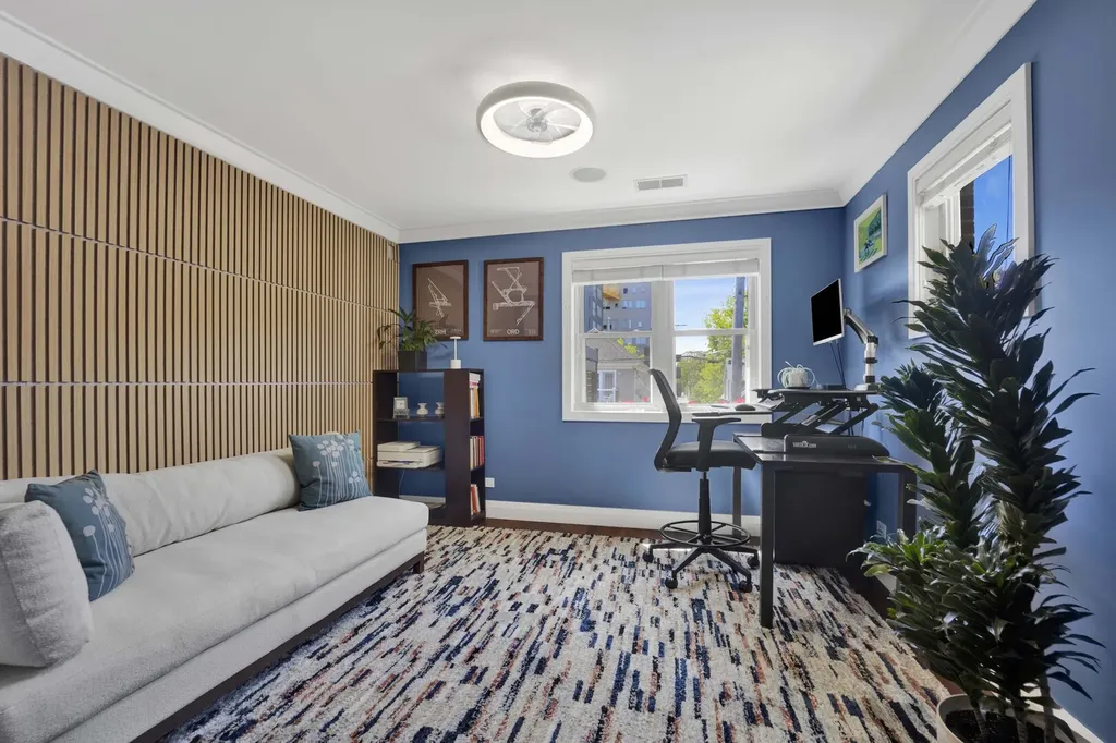 1621 West Rosehill Drive Chicago IL 60660