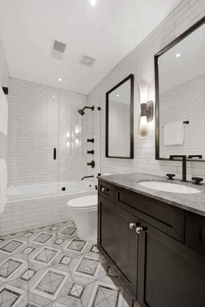 1621 West Rosehill Drive Chicago IL 60660