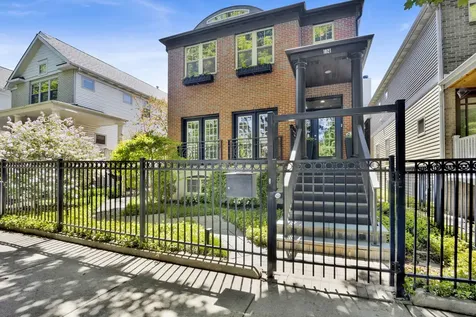1621 West Rosehill Drive Chicago IL 60660