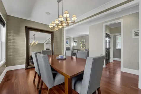 1621 West Rosehill Drive Chicago IL 60660