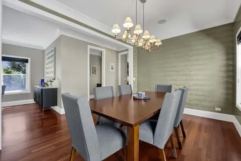 1621 West Rosehill Drive Chicago IL 60660