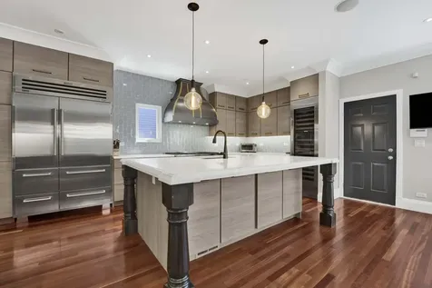 1621 West Rosehill Drive Chicago IL 60660