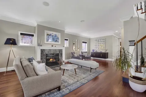 1621 West Rosehill Drive Chicago IL 60660