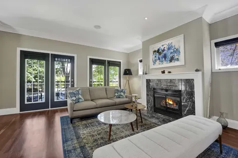 1621 West Rosehill Drive Chicago IL 60660