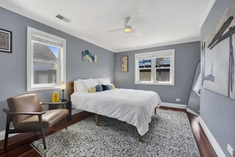 1621 West Rosehill Drive Chicago IL 60660