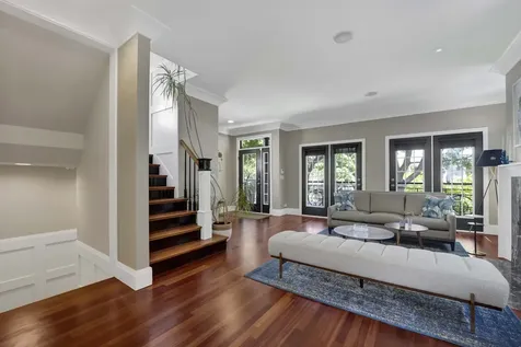 1621 West Rosehill Drive Chicago IL 60660