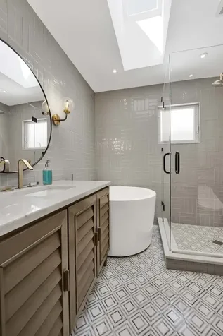 1621 West Rosehill Drive Chicago IL 60660